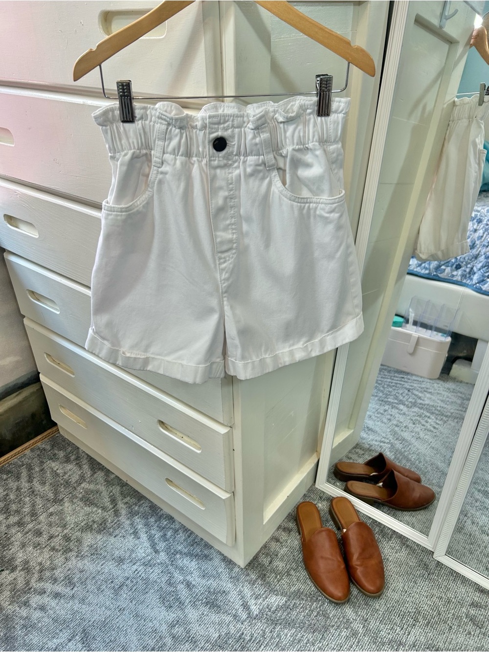 H&M 100% Cotton White Denim High-Waist Paperbag Shorts Rolled Cuffed Hem✨